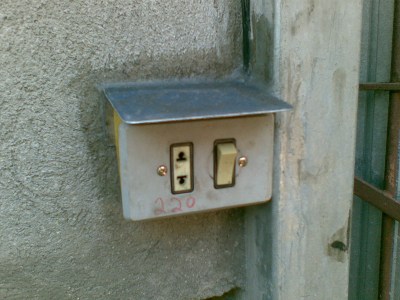 Interruptor usado ao ar livre.
